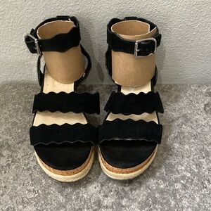 Marc Fisher Black Wavy Strap Sandals 6.5